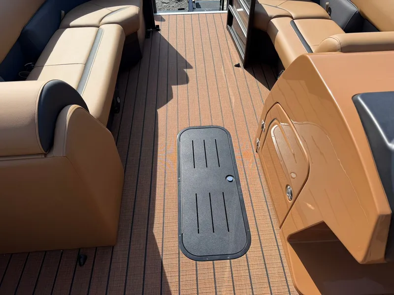Slide: The Image of Bentley Pontoons Legacy Quad 243 2026 - 11