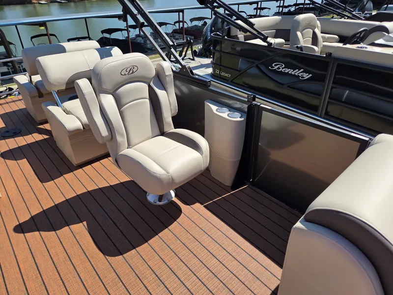 Slide: The Image of Bentley Pontoons Legacy Quad 243 2026 - 2