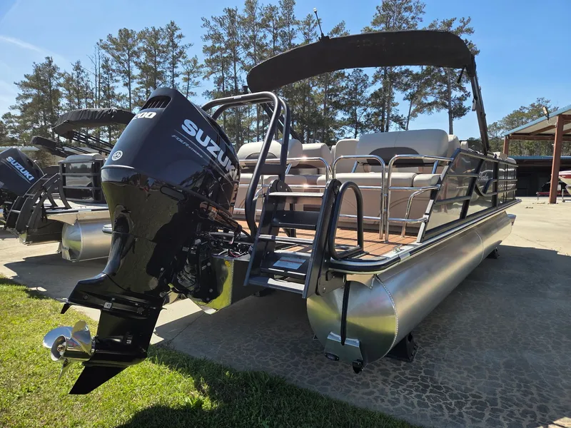 Slide: The Image of Bentley Pontoons Legacy Quad 243 2026 - 4