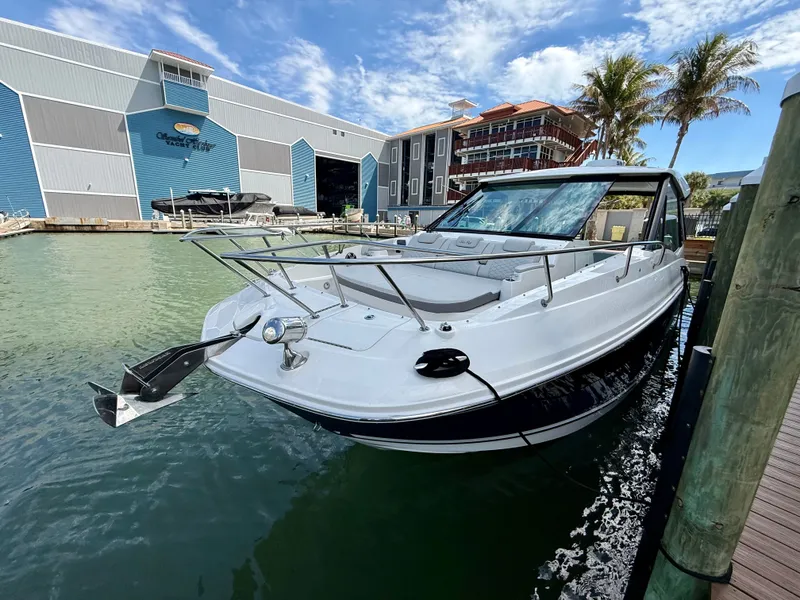 Slide: The Image of Sea Ray Sundancer 320 2023 - 2