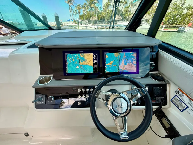 Slide: The Image of Sea Ray Sundancer 320 2023 - 24