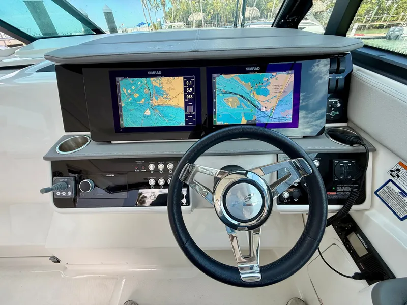 Slide: The Image of Sea Ray Sundancer 320 2023 - 25