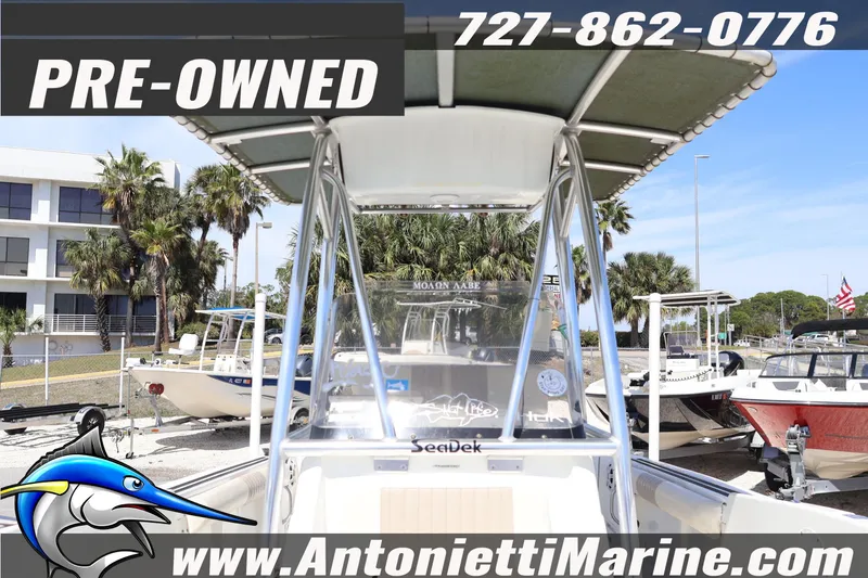 Slide: The Image of Pre-owned 2004 Aquasport 205 Osprey boat displayed at Antonietti Marine. - 13