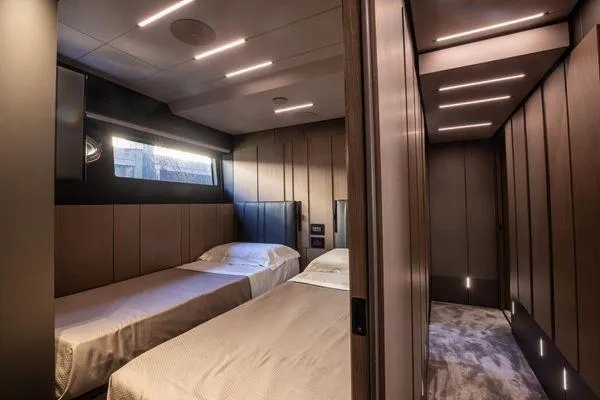 Slide: The Image of Pershing GTX 80 2025 - 64