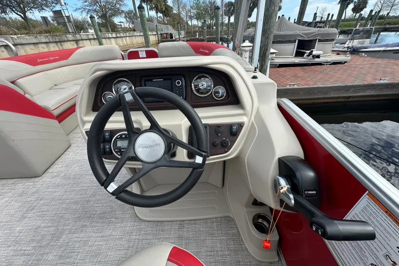Slide: The Image of Steering console of 2022 South Bay Pontoons 24 LE Series Tri Hull boat. - 15