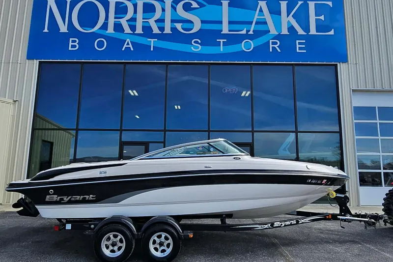 The Image of 2011 Bryant 210 boat on trailer at Norris Lake Boat Store. - 1