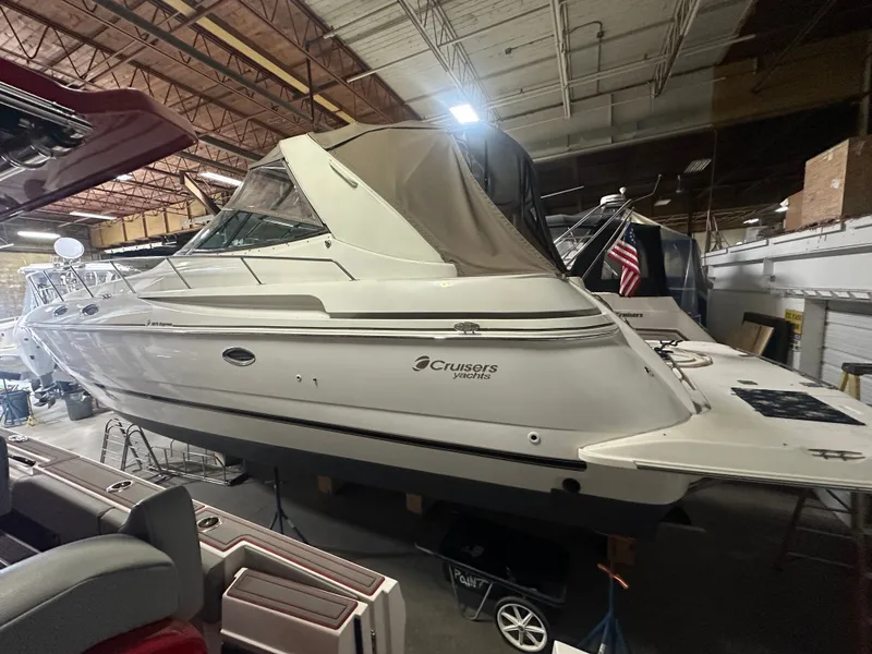 The Image of Cruisers 3870 Express 2001 - undefined