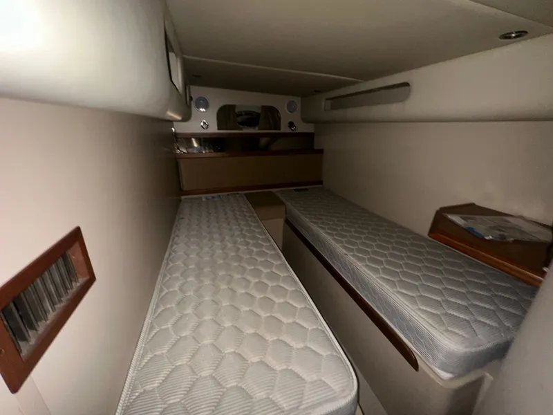 Slide: The Image of Cruisers 3870 Express 2001 - 18