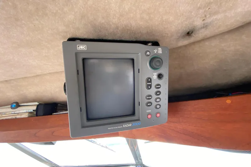 Slide: The Image of Radar display on 1989 Bayliner 3288 Motoryacht, featuring JRC Radar 3000 system. - 26