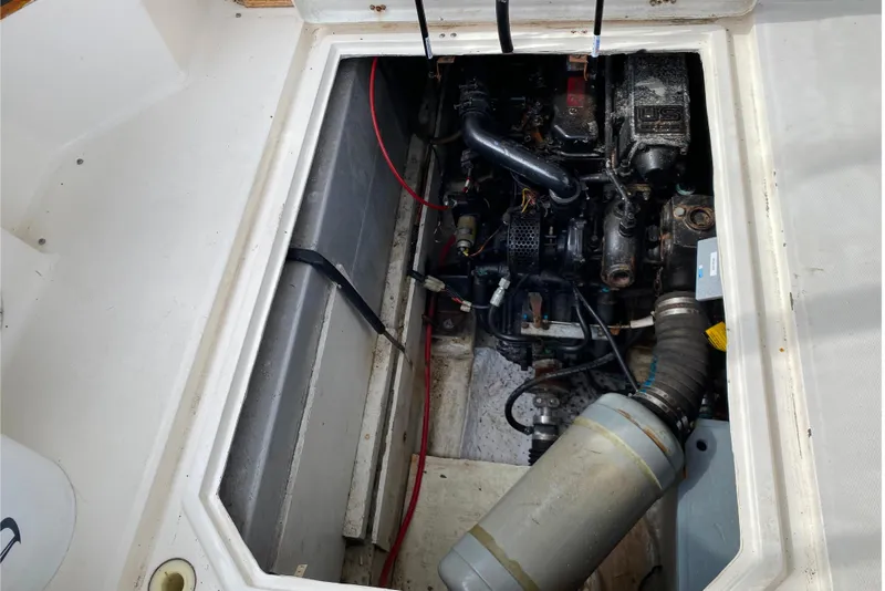 Slide: The Image of Bayliner 3288 Motoryacht 1989 - 35