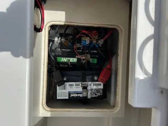 Slide: The Image of Sea Ray SDX 250 Outboard 2021 - 29
