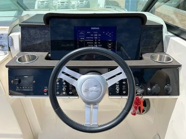 Slide: The Image of Sea Ray SDX 250 Outboard 2021 - 8