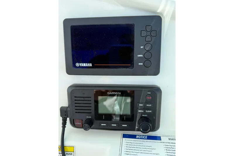 Slide: The Image of Yamaha and Garmin marine electronics on 2019 World Cat Glacier Bay Edition 2740 Dual Console. - 37