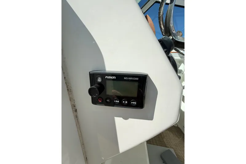 Slide: The Image of Fusion MS-NRX300 stereo control on 2019 World Cat Glacier Bay Edition 2740 Dual Console boat. - 41