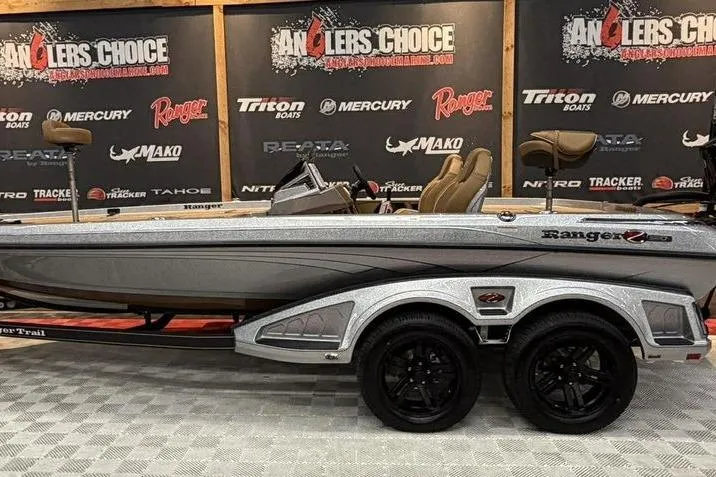 The Image of 2026 Ranger Z520R Ultra boat displayed at Anglers Choice showroom. - 1