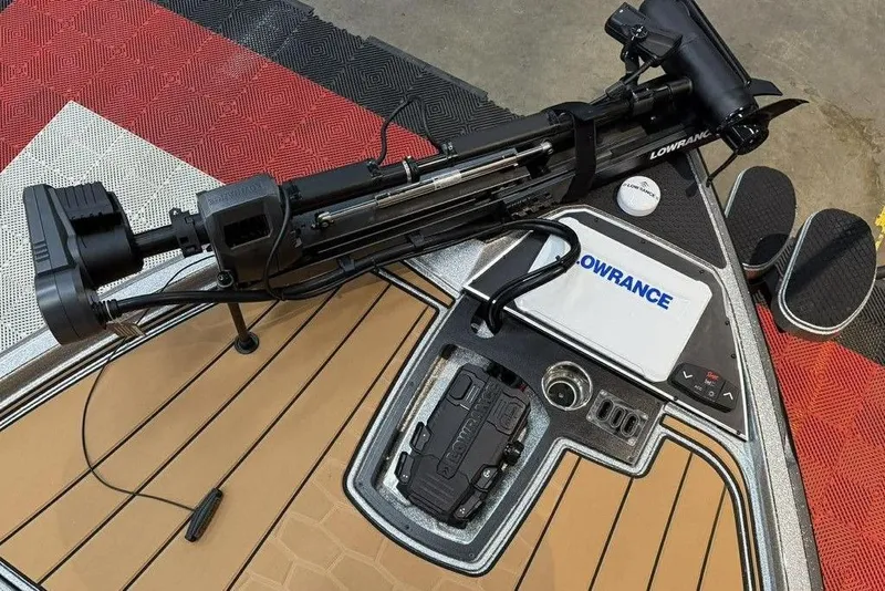 Slide: The Image of 2026 Ranger Z520R Ultra boat deck with Lowrance equipment and trolling motor. - 8
