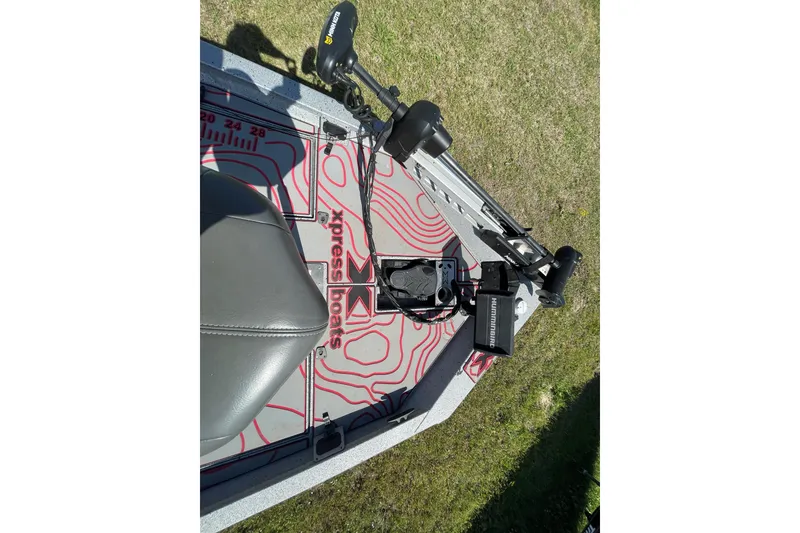 Slide: The Image of Xpress X21 Pro 2020 boat deck with Humminbird electronics and Minn Kota trolling motor. - 3