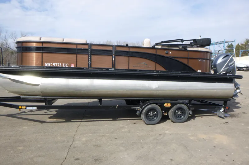 Slide: The Image of 2018 Bennington 24 SSRX pontoon boat on trailer, side view. - 5