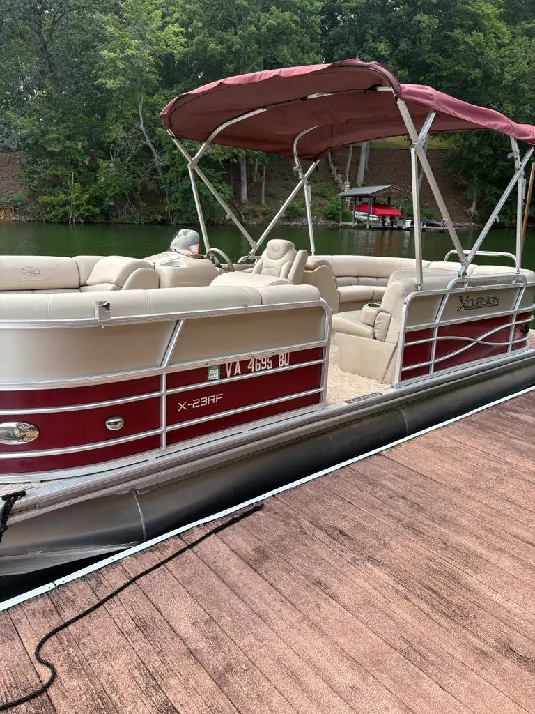 The Image of Xcursion X-23RF 2013 - 0