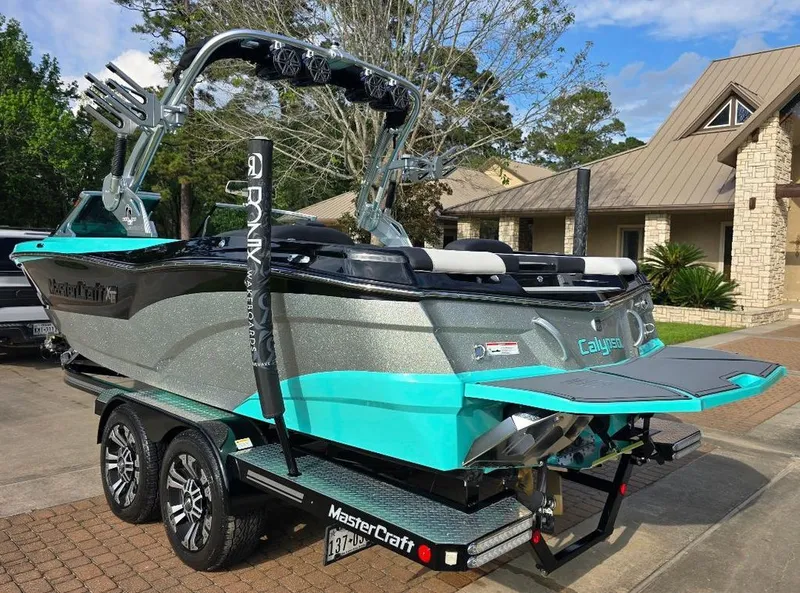 Slide: The Image of MasterCraft XT23 2017 - 26