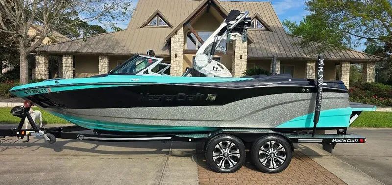Slide: The Image of MasterCraft XT23 2017 - 28