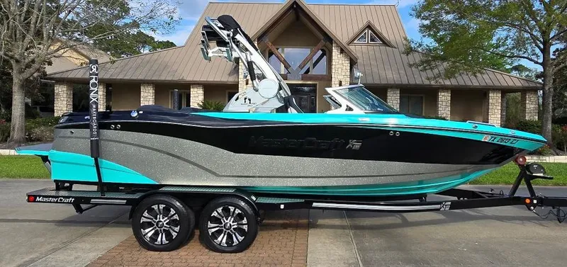 Slide: The Image of MasterCraft XT23 2017 - 31