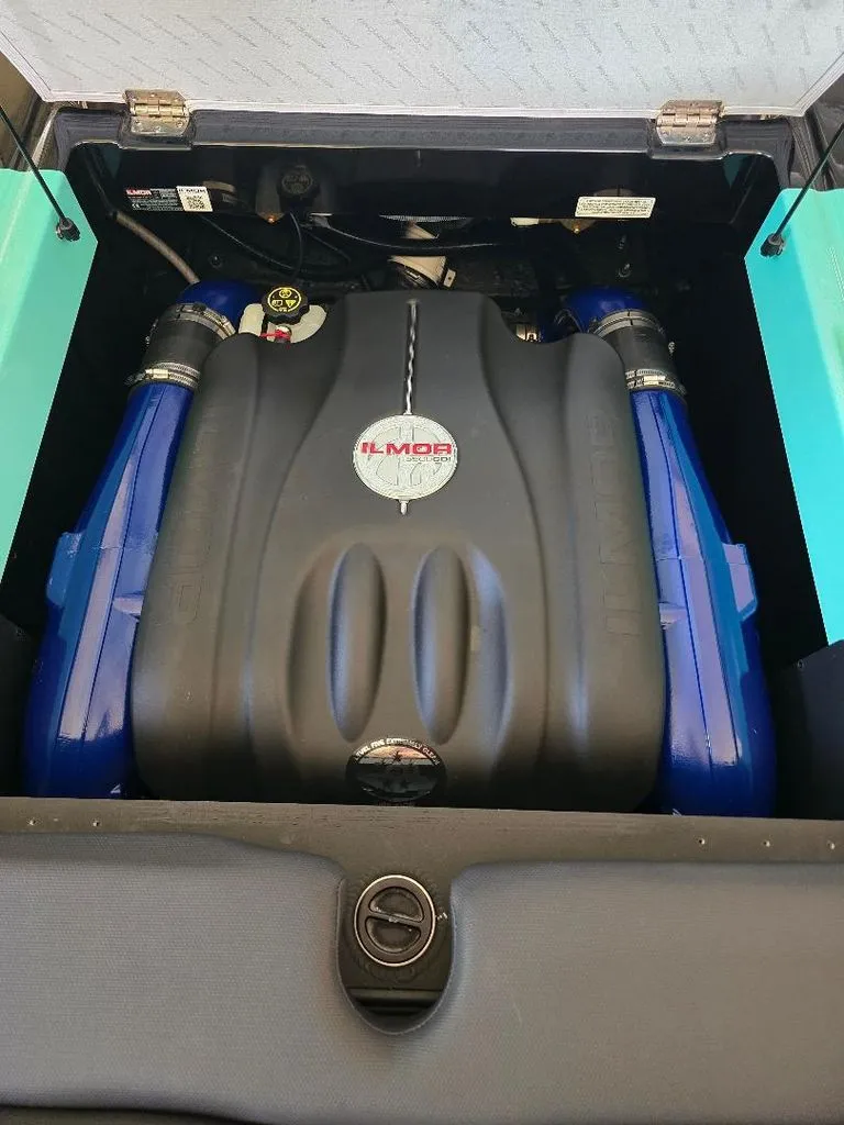 Slide: The Image of MasterCraft XT23 2017 - 34