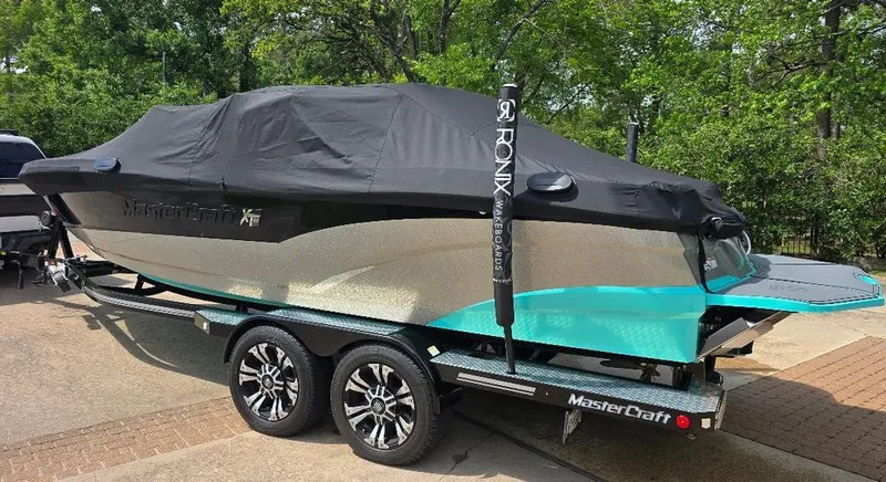 Slide: The Image of MasterCraft XT23 2017 - 43