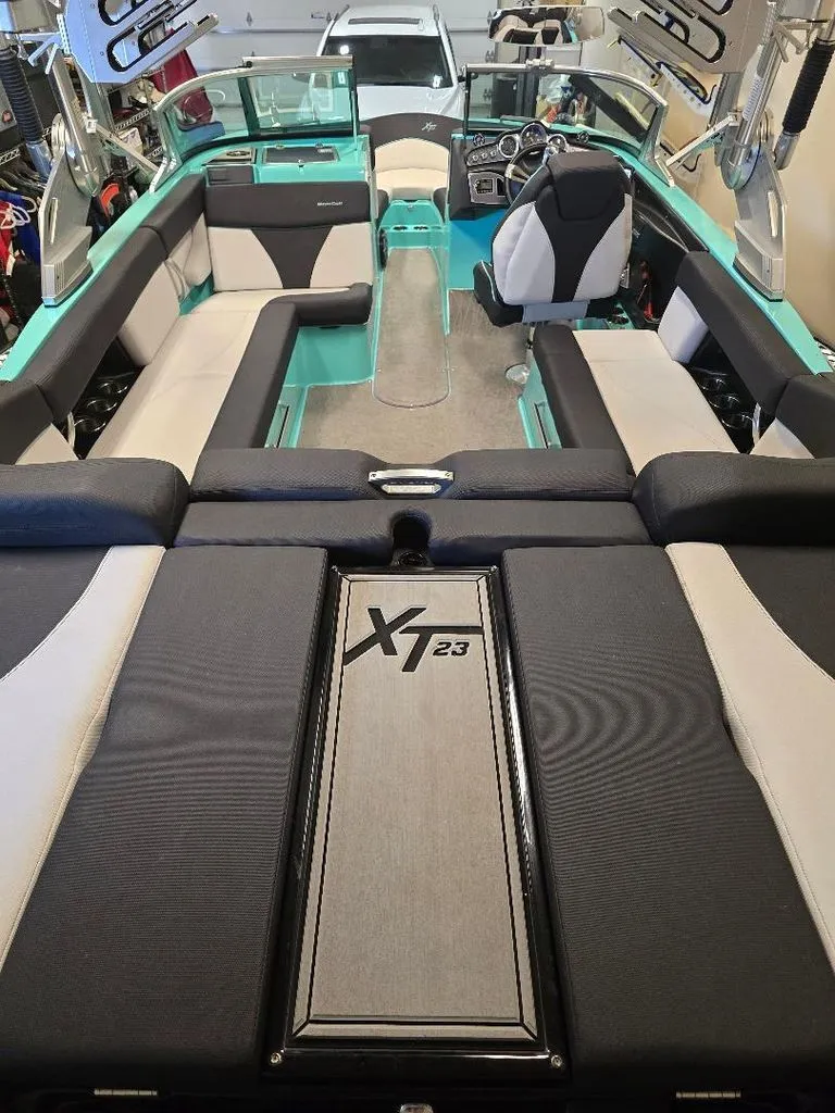 Slide: The Image of MasterCraft XT23 2017 - 9