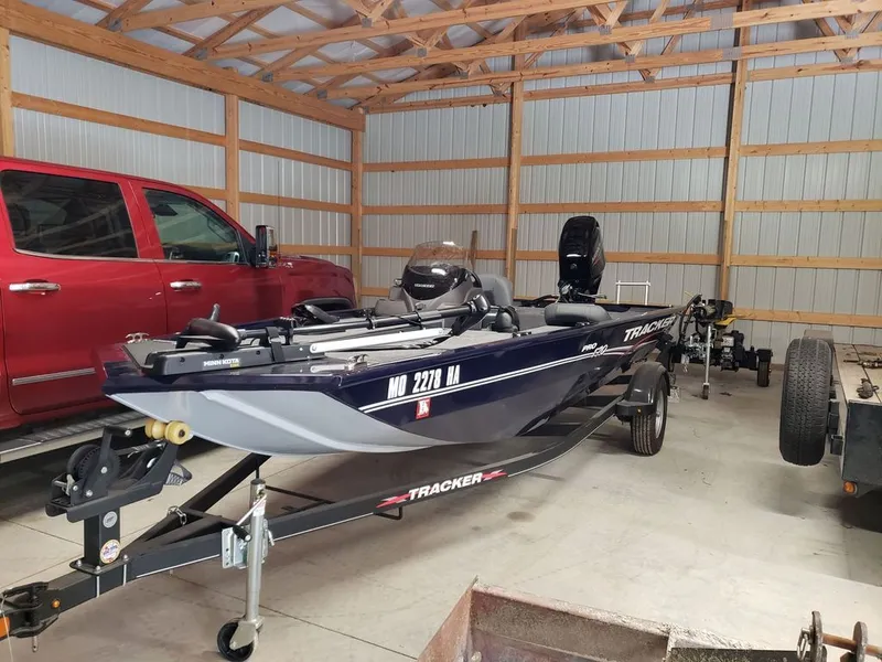 The Image of Bass Tracker Pro 170 2022 - 0