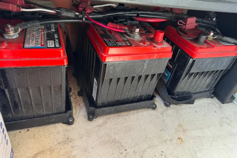 Slide: The Image of Three red-top batteries in a Parker 2300 Special Edition, 2011 model. - 18