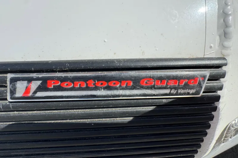 Slide: The Image of "Pontoon Guard by Vantage" label on 2024 Trifecta 25ULE SS boat. - 23