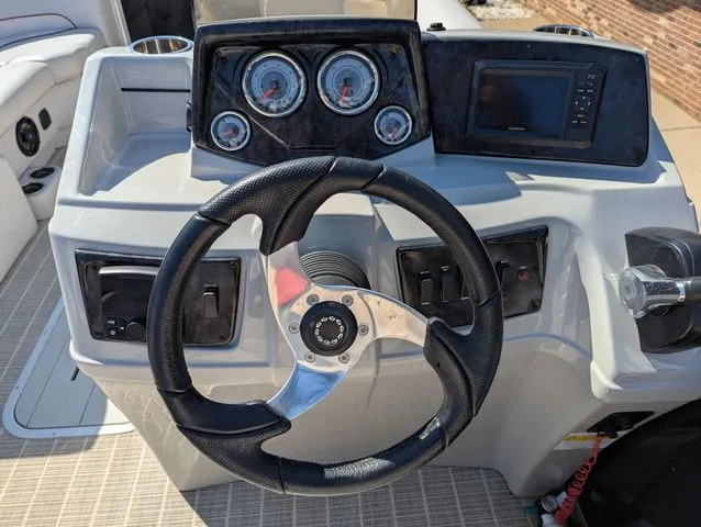 Slide: The Image of SunCatcher Select 322RC 2023 - 5