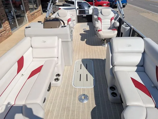 Slide: The Image of SunCatcher Select 322RC 2023 - 9