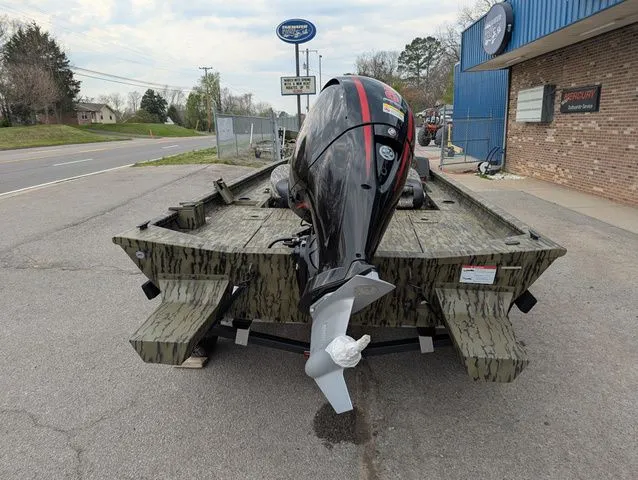 Slide: The Image of Lowe Outlet 20 2026 - 8