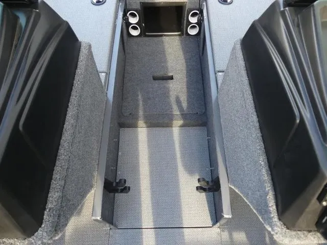 Slide: The Image of G3 Angler V 164 F 2026 - 17