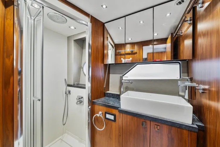 Slide: The Image of 2018 Sunseeker Predator 57 - Image 30 - 30