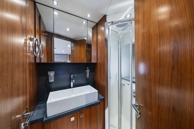 Slide: The Image of 2018 Sunseeker Predator 57 - Image 34 - 34