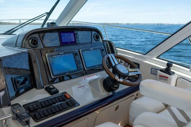Slide: The Image of 2010 Sea Ray 500 Sundancer - Image 25 - 25
