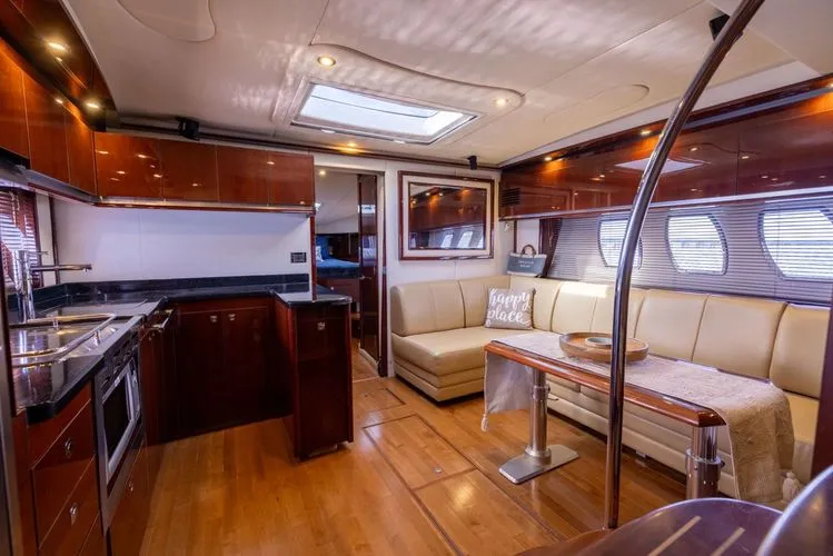 Slide: The Image of 2010 Sea Ray 500 Sundancer - Image 29 - 29