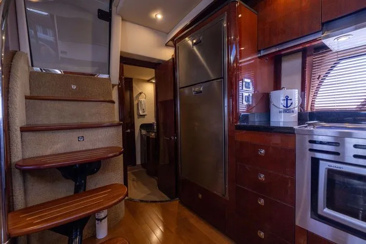 Slide: The Image of 2010 Sea Ray 500 Sundancer - Image 38 - 38