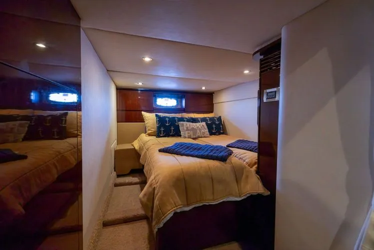 Slide: The Image of 2010 Sea Ray 500 Sundancer - Image 39 - 39