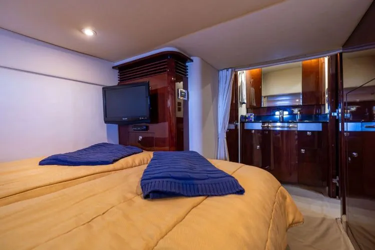 Slide: The Image of 2010 Sea Ray 500 Sundancer - Image 41 - 41