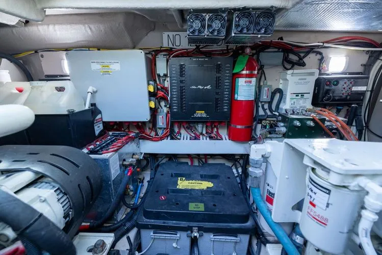 Slide: The Image of 2010 Sea Ray 500 Sundancer - Image 50 - 50