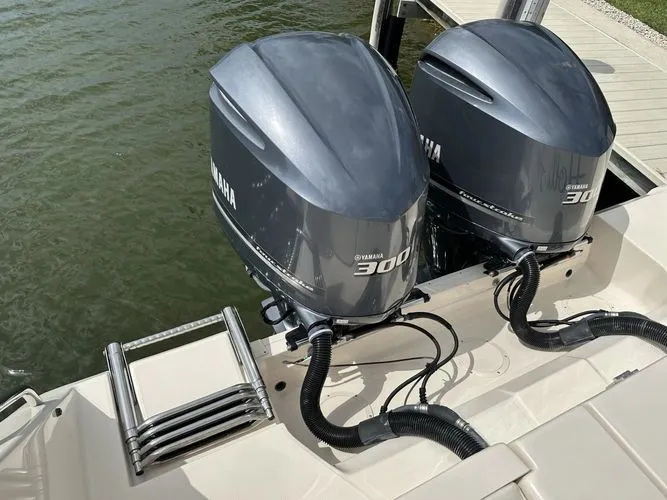 Slide: The Image of 2020 Grady-white Freedom 307 - Image 9 - 9