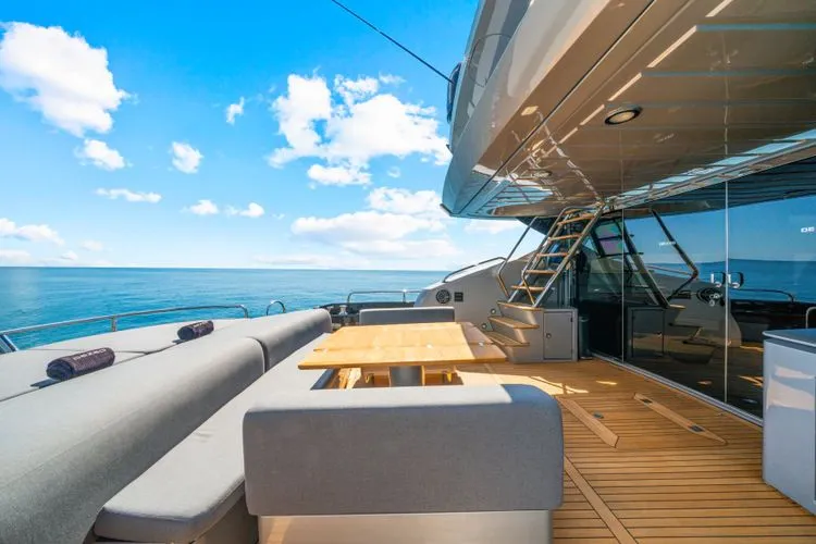 Slide: The Image of 2010 Sunseeker Predator 84 - Image 17 - 17