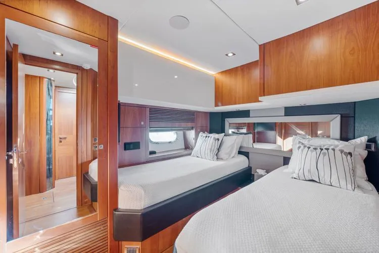 Slide: The Image of 2010 Sunseeker Predator 84 - Image 40 - 40