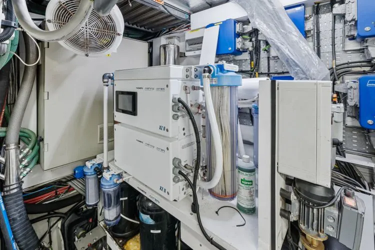 Slide: The Image of 2010 Sunseeker Predator 84 - Image 85 - 85