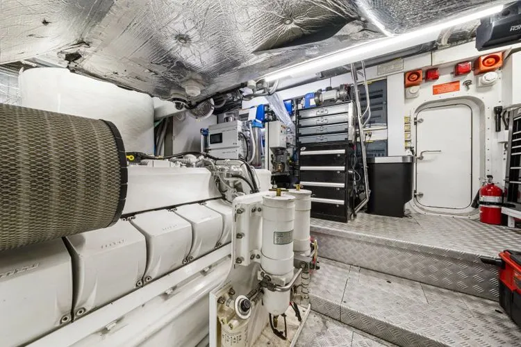 Slide: The Image of 2010 Sunseeker Predator 84 - Image 89 - 89