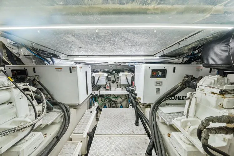 Slide: The Image of 2010 Sunseeker Predator 84 - Image 90 - 90